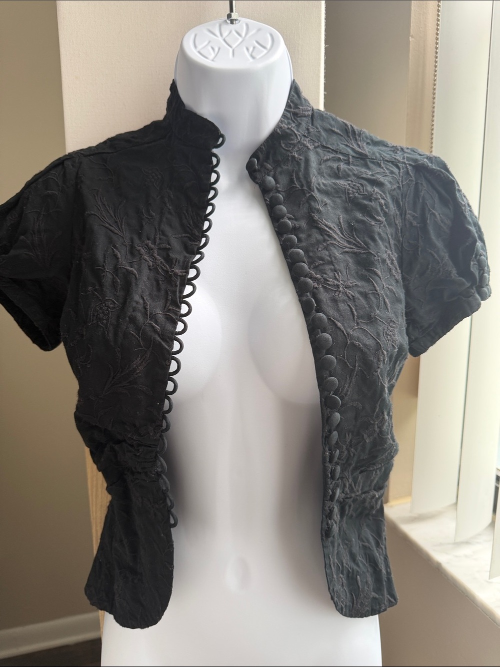 BCBGMaxAzria Black Embroidered Short-Sleeve Open Front Top